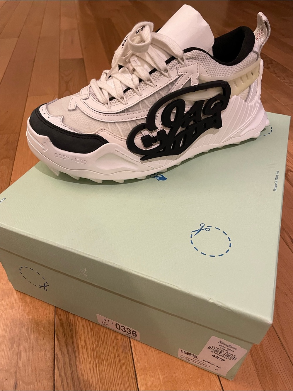 Off-White White and Black Mens Script-Accent Sneaker